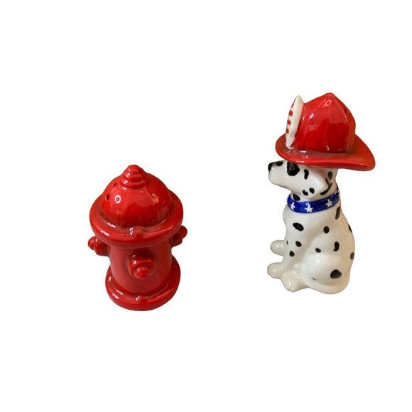 Westland Dalmatian/Dog & Fire Hydrant Salt & Pepper Shaker Set - No Box Magnetic - Picture 4 of 8